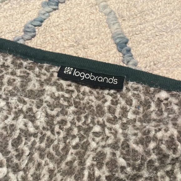 COPY - Dartmouth Sherpa Blanket - Picture 5 of 6